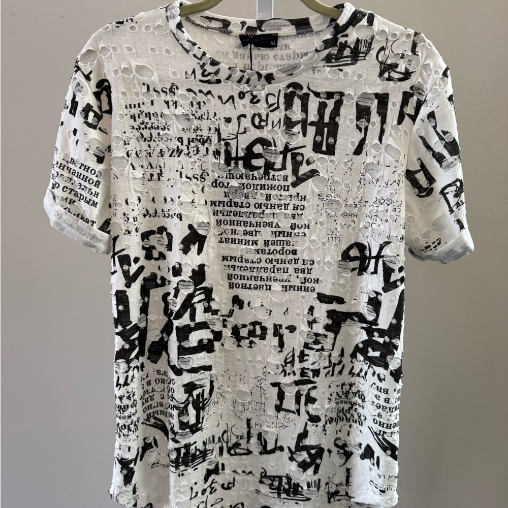 Miz-U Graffiti Graphic Tunic Top Black White Abstract Print Xl